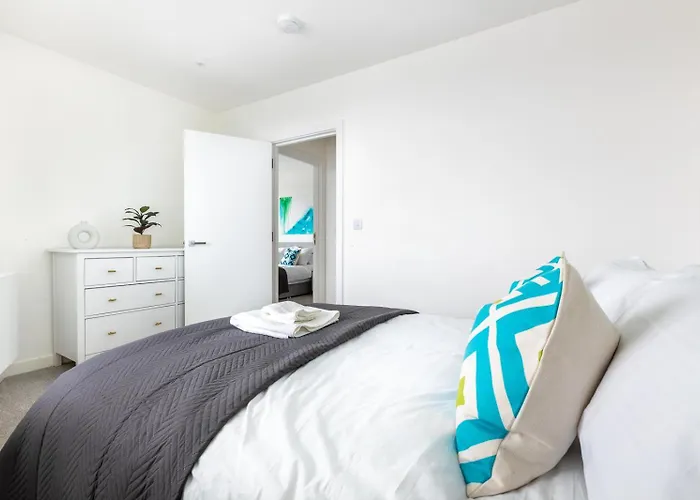 Modern 2Bd Flat In Canary Wharf With City And River Views