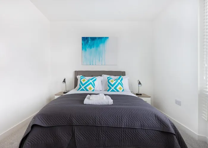 Modern 2Bd Flat In Canary Wharf With City And River Views